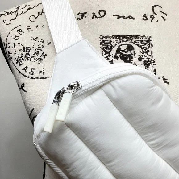 Lululemon White Quilted Crossbody Belt Bag Adjustable Strap - Picture 5 of 9
